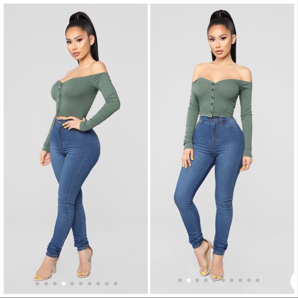 FASHION NOVA CROP TOP 🖤